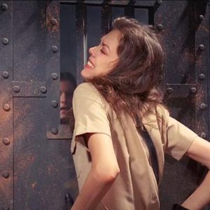 —群女人被狱警欺题材的影视作品推荐