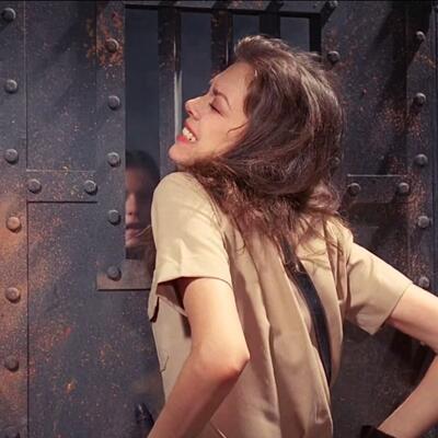 —群女人被狱警欺题材的影视作品推荐